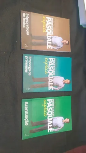 Livros livretos de português, professor Pasquale, bom estado.