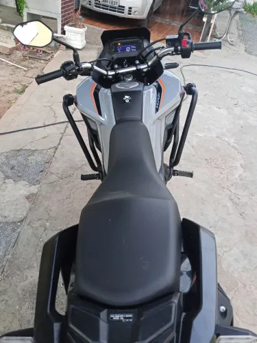 Moto semi nova