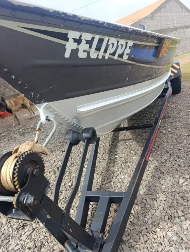 Conjunto Embarcação fluvimar, carreta e motor 30hp com partida elétrica