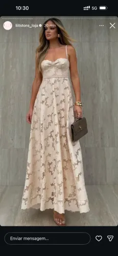 Vestido Cloude na etiqueta, tamanho P