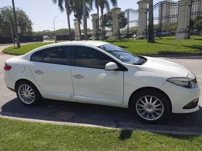 Renault Fluence Sed. Dynamique 2.0 16V Flex Aut. 2015