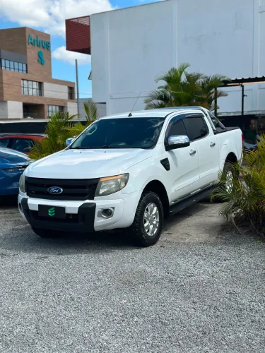Ford Ranger XLS 2.5 16V 4X2 CD Flex 2014