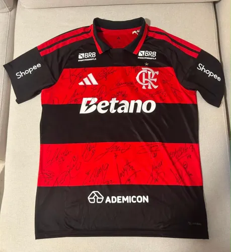 Camisa Flamengo lucas paqueta autografada pelo elenco 2026