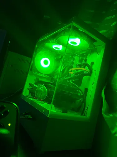 PC Gamer i3-8100 + RX570 4GB + 12GB RAM