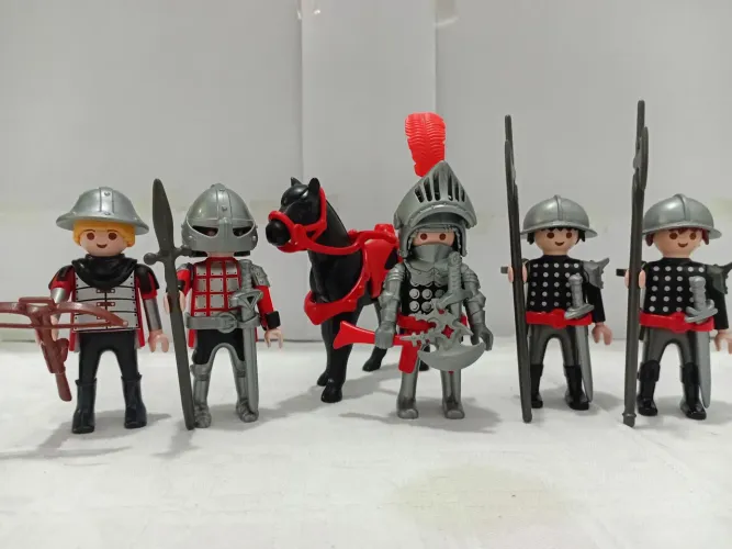 Playmobil Cavaleiro e Tropa dos Black Knights