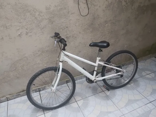 Bike aro 24 - R$120 - (Com alguns defeitos)