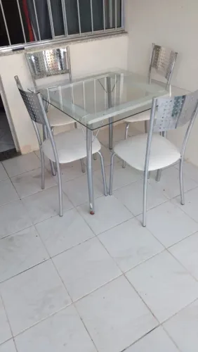 Vende-se mesa de vidro