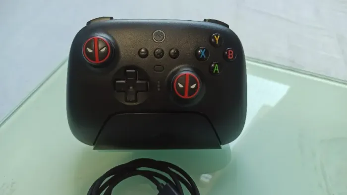 Controle 8bitDo com Dock de Carregamento