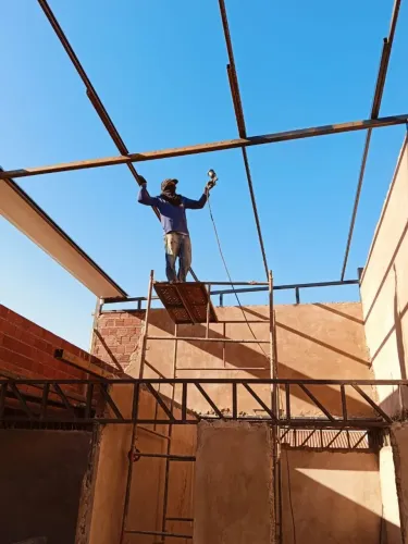 Sou ajudante de obra tenho 36 anos tenho disponibilidade para viajar se precisar