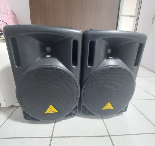 Caixa ativa behringer b212d 
