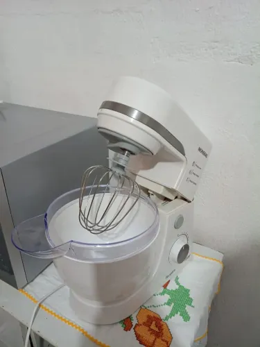 Batedeira Mondial Branca 700W