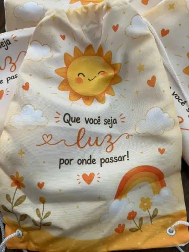 Lembrancinha de aniversario personalizada: Mochila - tema raio de sol / seja luz 