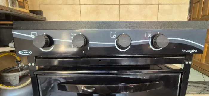 Fogão Industrial Clarice 2 bocas Strong Fire com Forno preto 