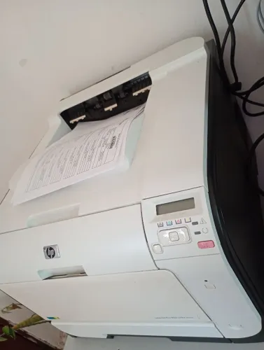 Impressora Hp LaserJet colorida 