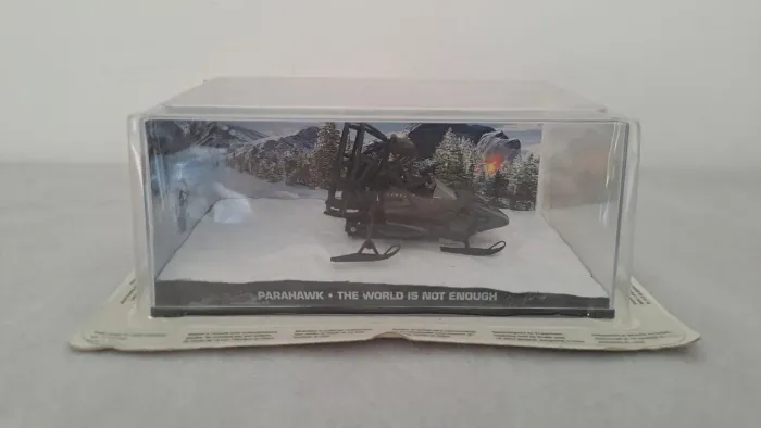 * MT Parahawk 1:43 James Bond 007 Lacrado no Blister!