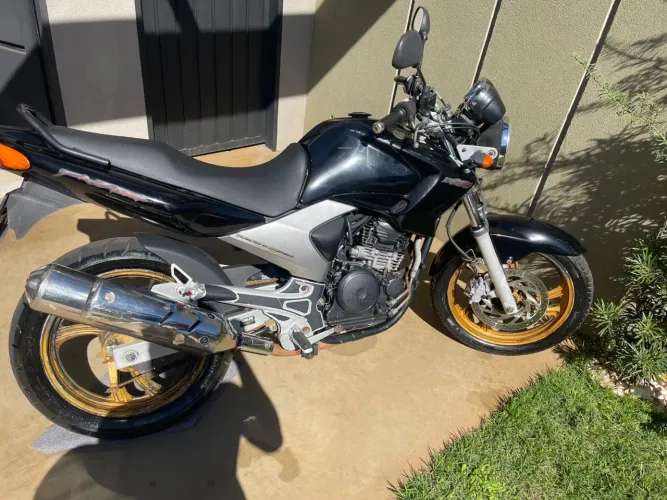 Fazer 250