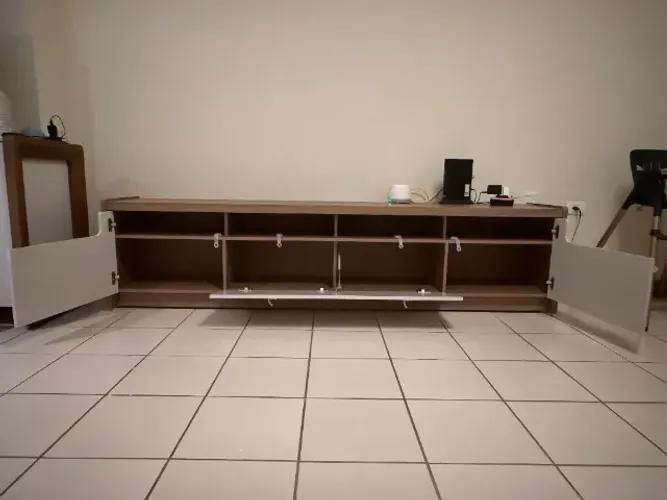 Rack para TV até 75" Officina Design (2,2m) - 3 Portas - Excelente Estado