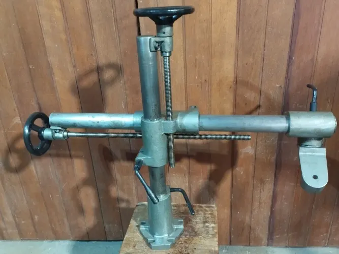 Braço suporte p/ projetos