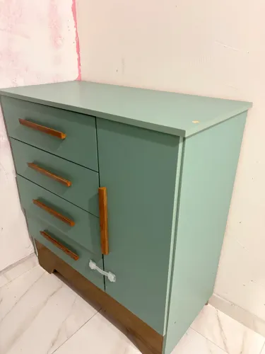 Cômoda verde