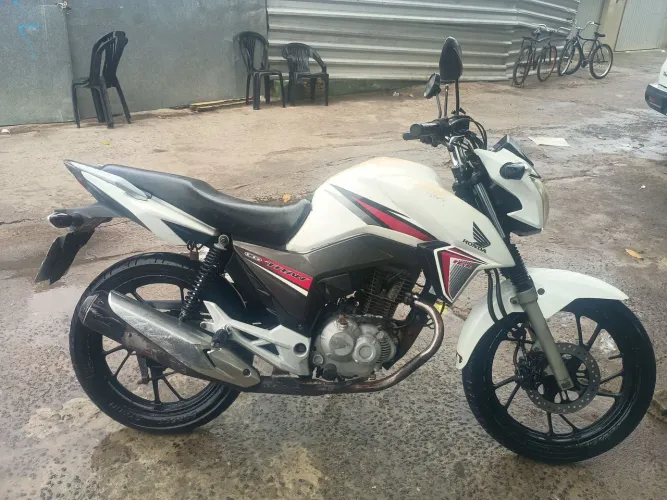 Moto muito boa !