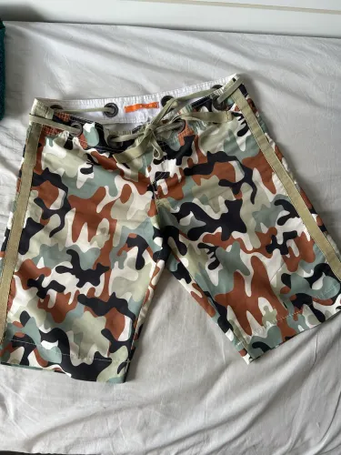 Bermuda camuflada rygy 