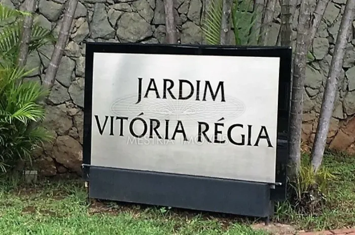 Terreno no Condomínio Jardim Vitoria Régia!
