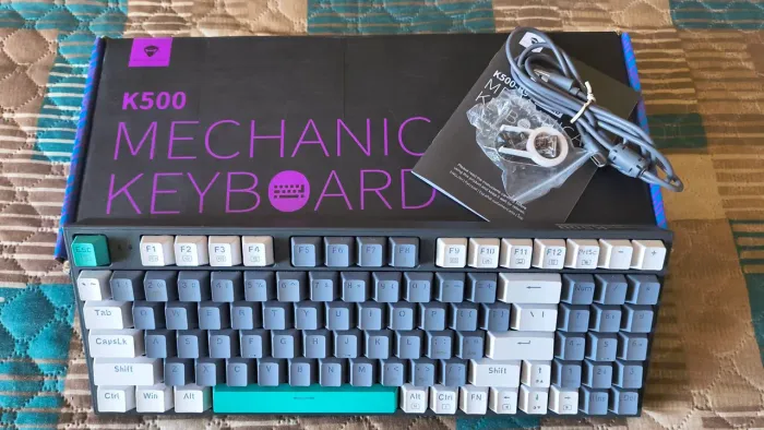 Teclado Gamer Machenike K500-B94 QWERTY us english cor branco com luz RGB Machenike Red