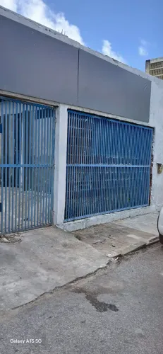 Alugo casa com ponto comercial