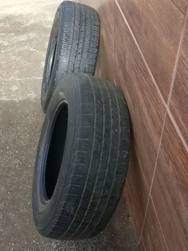 Vendo pneus Firestone. Em boas condições! 