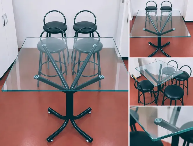 Mesa de vidro mais 4 banquetas
