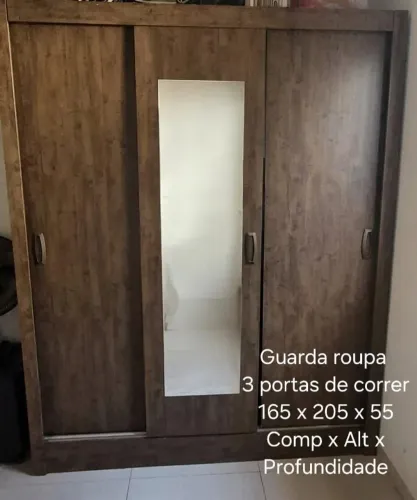 Grande oportunidade: Guarda roupa de correr com espelho