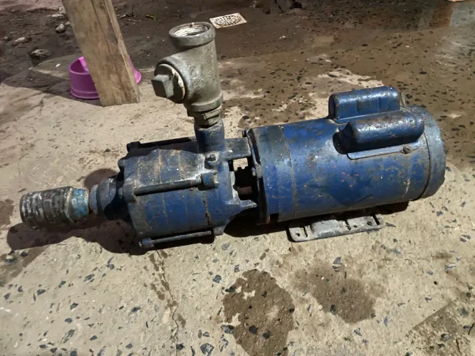 Conjunto industrial usado, composto por motor WEG de aproximadamente 3 CV