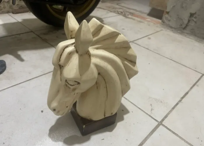 Estatueta de louça