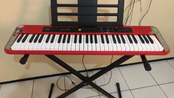 Vende-se Teclado