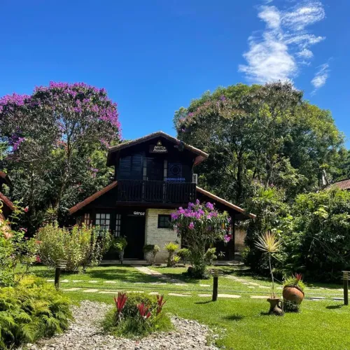 VENDE-SE POUSADA EM IGUAPE