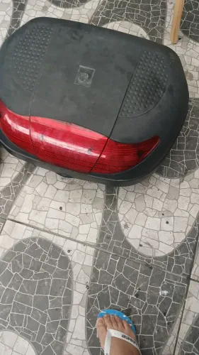 Capacete de moto mais bau