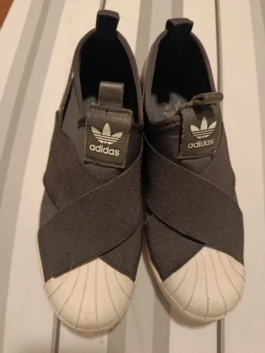 Tênis Adidas superstar preto slip on 34