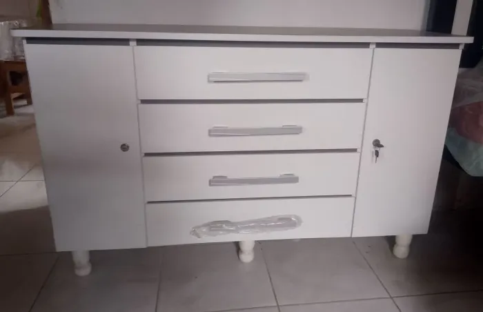 Cômoda 4 gavetas