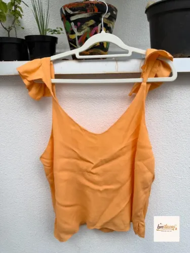 Blusa / Regata Laranja com Babados nas Alças - Shoulder (Tamanho 40)