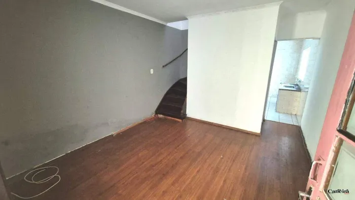 Sobrado de vila para alugar