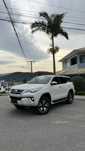 Toyota Hilux SW4 SRX 4X4 2.8 TDI 16V Dies. Aut. 2019