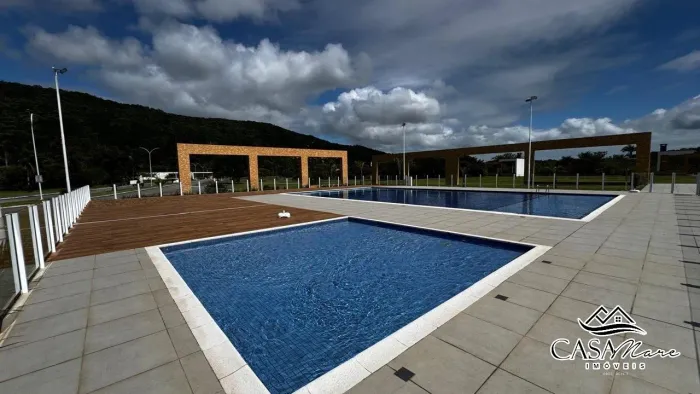 Terreno á venda no condomínio Villa Ratones- Florianópolis