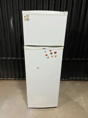 Geladeira Dako 370 litros gelo seco 