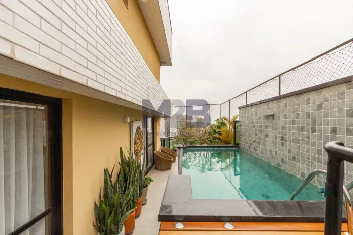 Cobertura Duplex de Alto Padrão no Morumbi, com 3 Quartos e 5 banheiros à Venda, 337 m² po