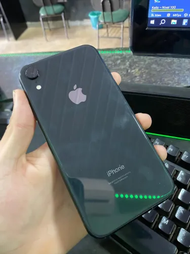 Vendo iPhone XR em ótimas condições 