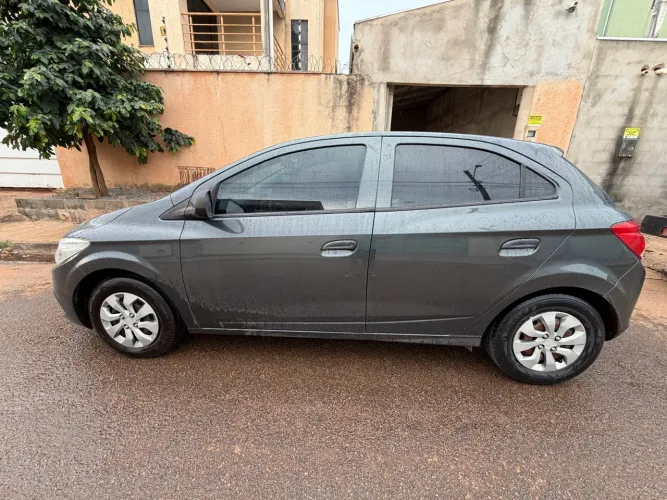 Chevrolet Onix JOY Hatch 1.0 8V Flex Mec. 4P 2018