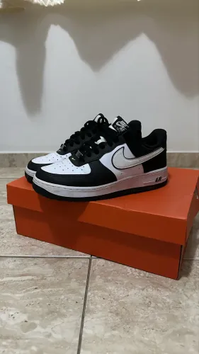 Nike Air Force 1 Panda tam. 38