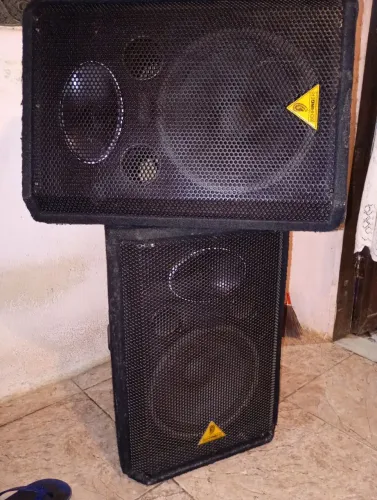 Caixa Behringer vs1220