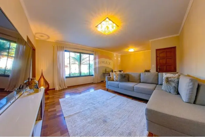 CASA TÉRREA À VENDA AO LADO DO CLUBE ASSOCIÇÃO ATLETICA ARARENSE - R$ 1.089.000,00 | 4 DOR