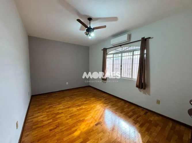 Casa com 4 quartos à venda, 140 m² por R$ 450.000 - Vila Santa Clara - Bauru/SP